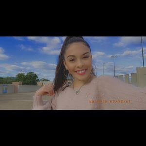 Meet your Posher, Alexis